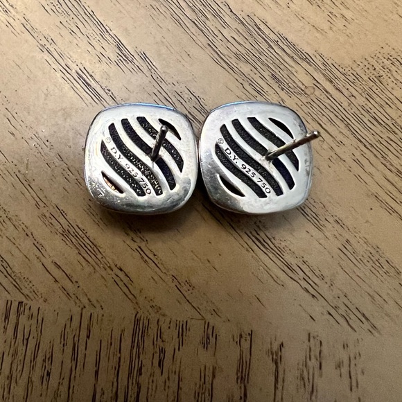 David Yurman two-tone diamond cluster earrings - Picture 3 of 3